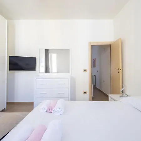Апартаменты Borgo Ognissanti 6 Guests Wi-fi *